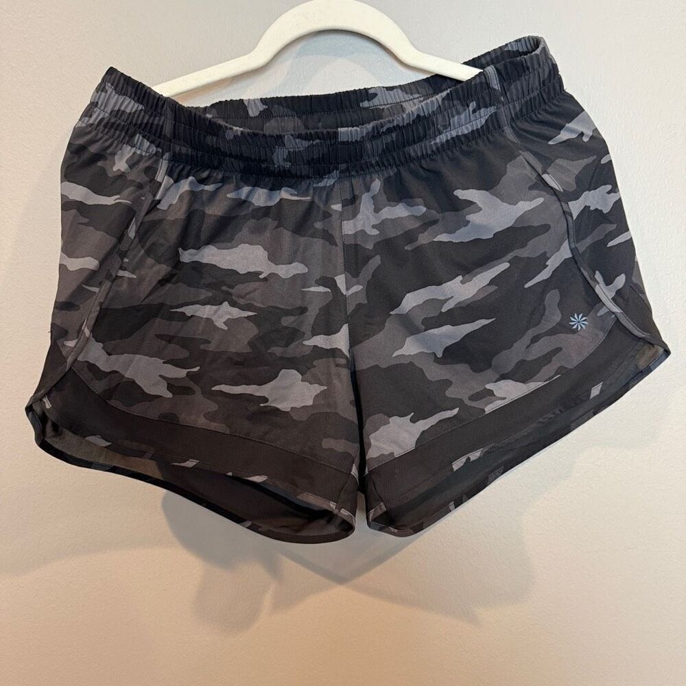 Athleta Camo Athletic Lined Shorts Medium